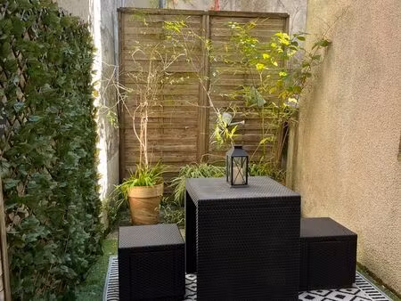 plein centre de pornic studio + patio extérieur