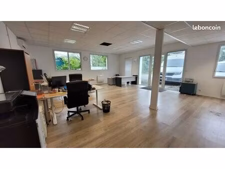 location bureaux - dépôt