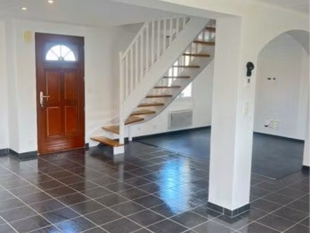 maison* 4 pièces * derval