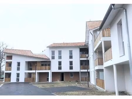 t2 avec terrasse et parking au teich