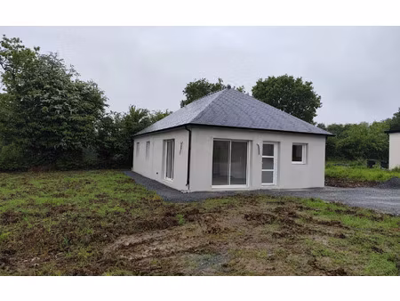 location maison  84.07 m² t-4 à plougourvest  920 €