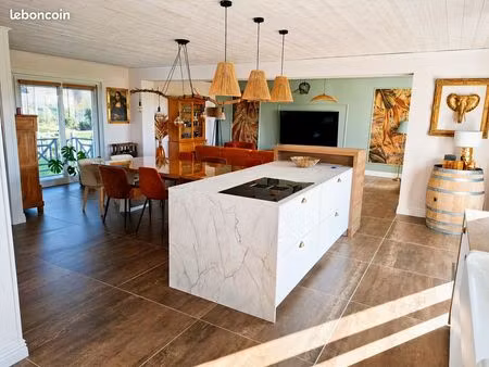 maison - 6 pièces - 181m²