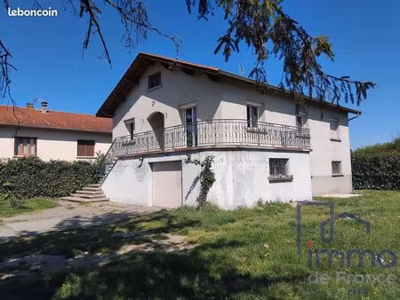 villa 4 pièces 100 m²