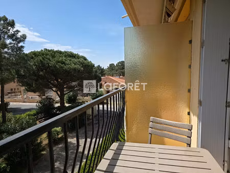 a deux pas de la plage  appartement t2 entièrement rénové avec extérieur