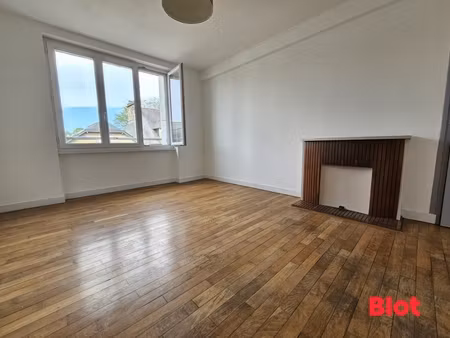 nouveaute - appartement t4 a vendre de 68 m² quartier forum à fougeres