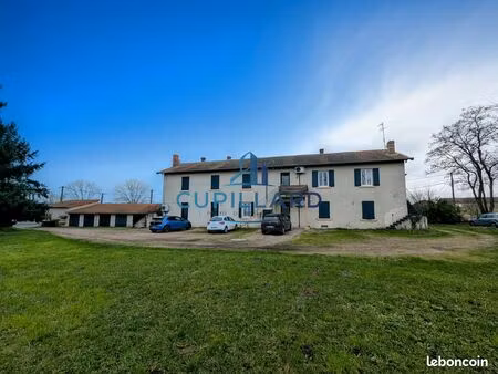 immeuble 444 m² saint-germain-lespinasse