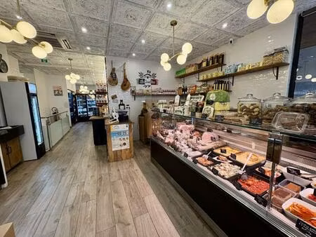 local commercial au coeur au quartier becon courbevoie