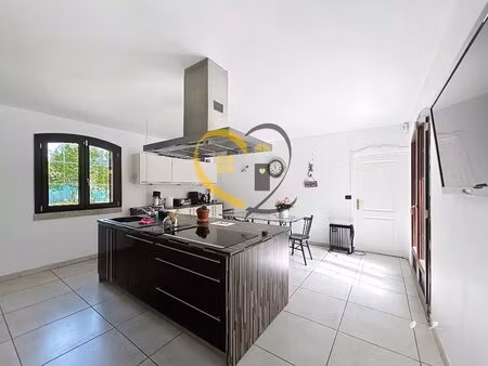 maison familiale 5 chambres avec terrain arboré située à bourges asnières