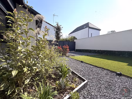 maison contemporaine avec jardin