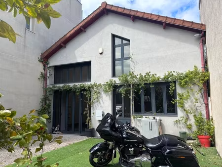 maison esprit loft proche métro  avec dépendance. pour famille ou activité professionnelle