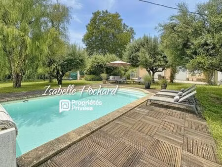 maison familiale avec piscine  grands volumes et fort potentiel. terrain 1 982 m²
