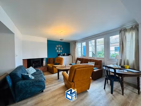 ensemble immobilier avec maison familiale t7 avec cour et grand