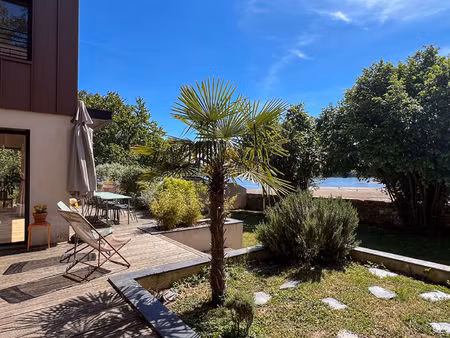 maison contemporaine lumineuse à vendre aux ponts de cé offrant un cadre de vie unique ave