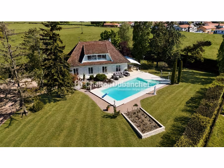 maison ouches 210 m2