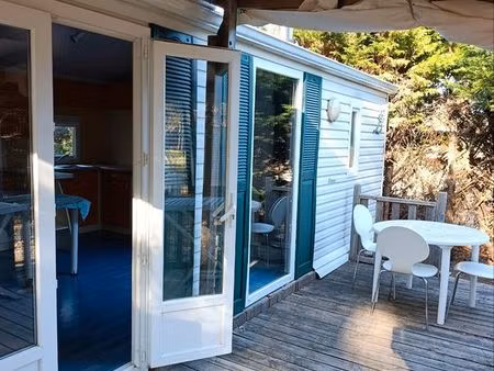 mobil-home équipé de poêle à bois