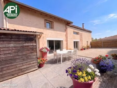 maison 3 pièces 80 m²