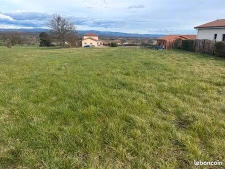 terrain constructible saint germain laval - 3234 m2