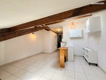 lyon 7e universités – t1 bis dernier étage  41 m² au sol  vue dégagée