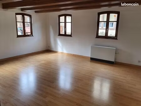 loue grand 3 pièces de 87 m2