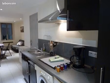 2 pièces meublé à l'année 27 m² – menton vieille ville