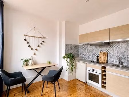 appartement meublé 21 m² – dernier étage – centre historique de riom