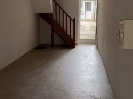location de 2 box de stockage sécurisés en centre-ville de nevers place saint laurent