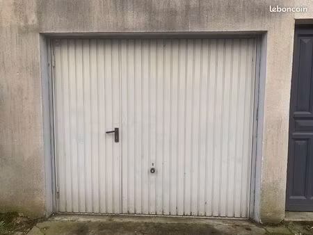 garage fermé proximité gare orléans