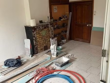 loue maison ( en rénovation )
