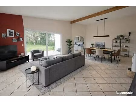maison dans un village à vallet
