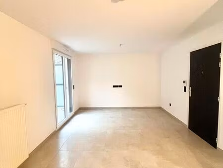 studio 1 pièce 28 m²