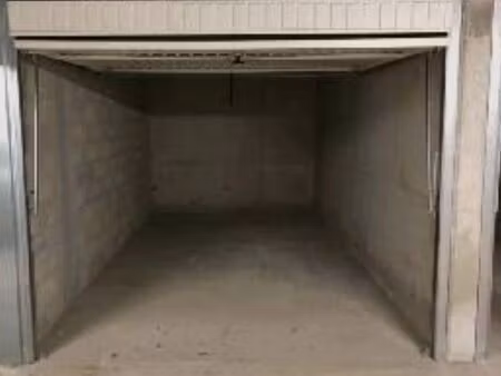 location garage box fermé 20m2