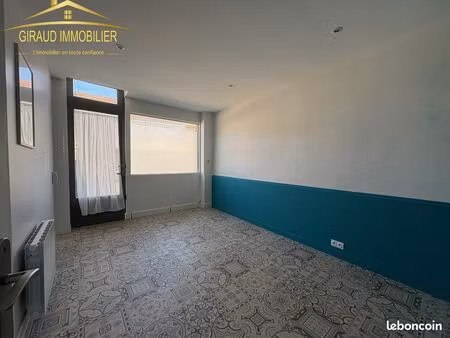 local 25 m² charlieu