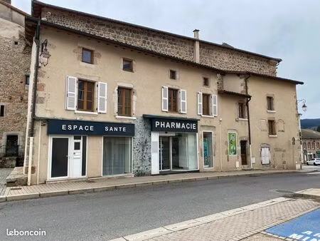 local commercial à louer – emplacement exceptionnel au cœur de noirétable