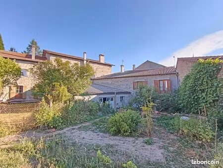 maison de charme à saint-pal-de-chalencon | proche commodités | terrasse
