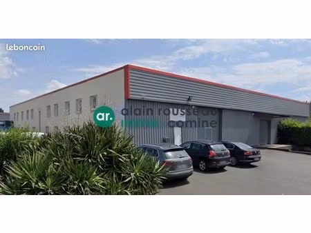 local 806 m² carquefou