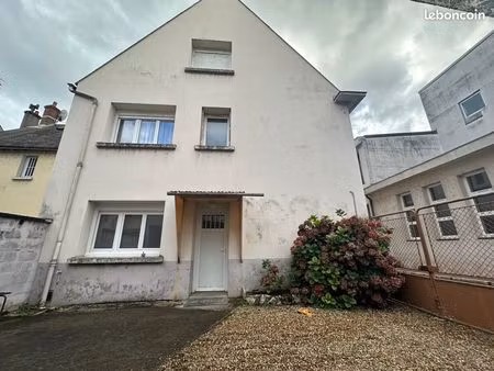 immeuble 156 m² gien