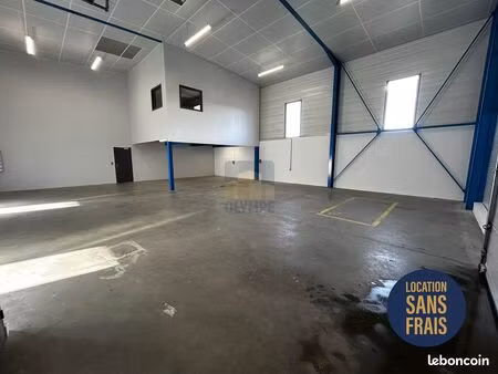 local d’activités + bureaux climatisés – 341 m²