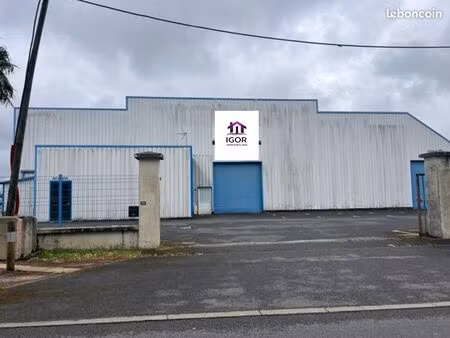 local 470 m² derval