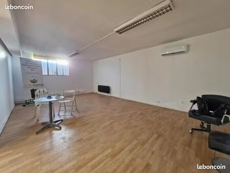 local dépôt bureau
