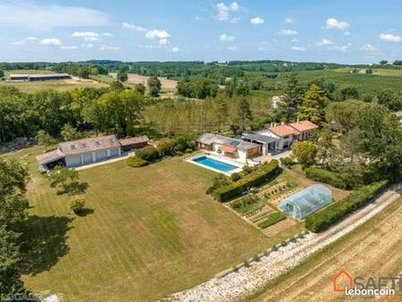 chalet 5 pièces 183 m²