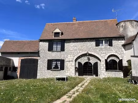 propriété 8 pièces 100 m²
