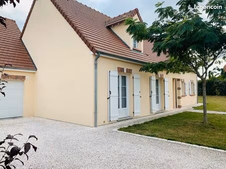 maison familiale 6 pièces – 168 m² avec mezzanine – double garage – terrain 875 m²
