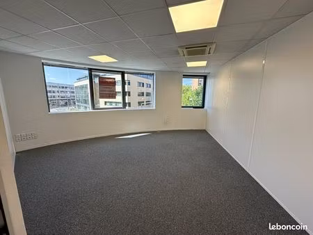 bureaux 134 m²