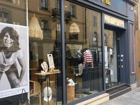 superbe local commercial rue de gaulle