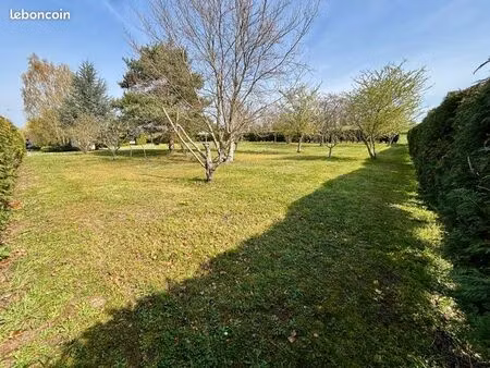 terrain à bâtir 1200 m2 libre constructeur