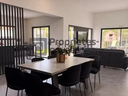 maison 5 pièces 159 m²