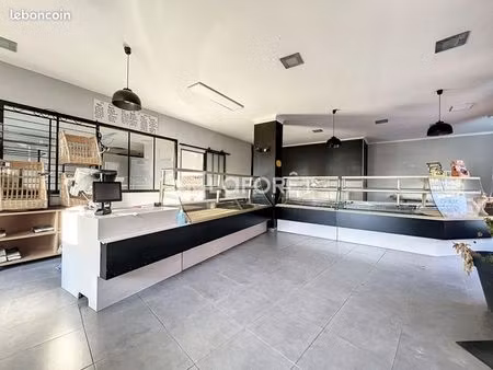 local commercial 395 m²