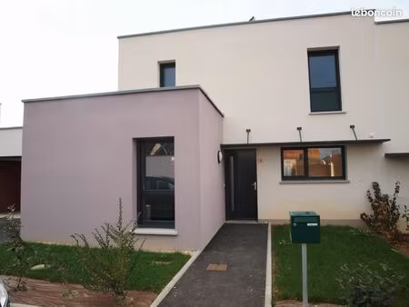 maison t5 de 105 m2 avec jardin et garage