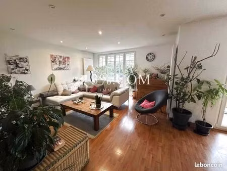 maison 6 pièces 110 m²