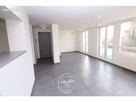 appartement 5 pièces 80 m²